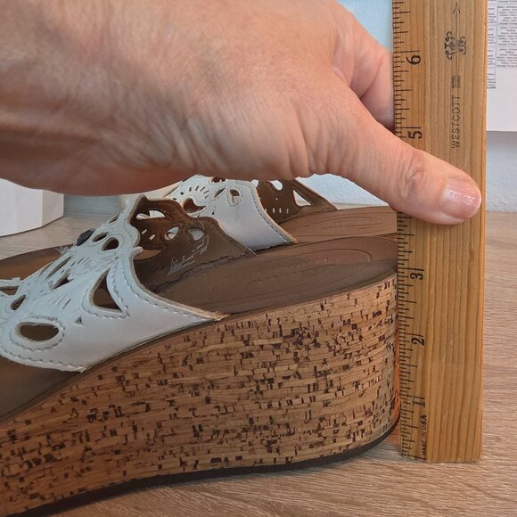 Sandals - Size 9 - Picture 8 of 8